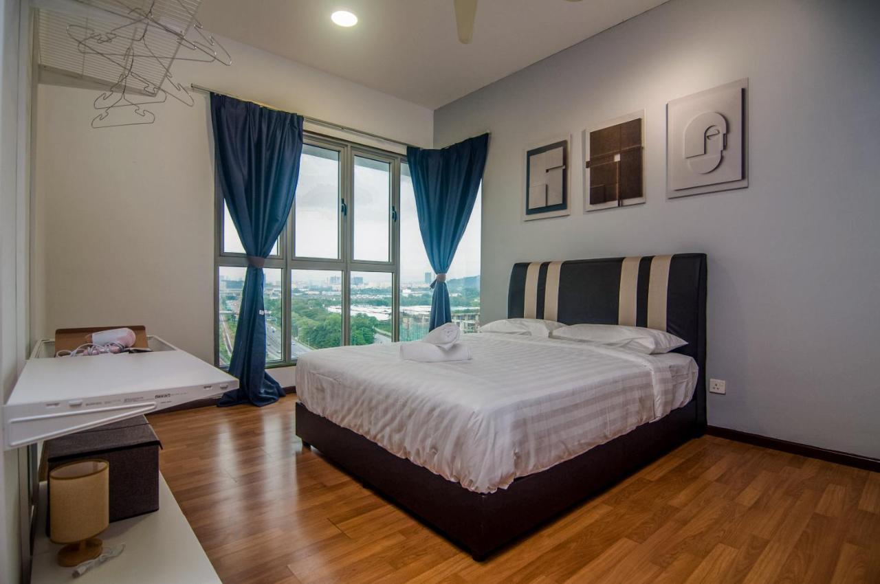 Flora Residence One South By Idealhub เซอรีเคมบางัน ภายนอก รูปภาพ