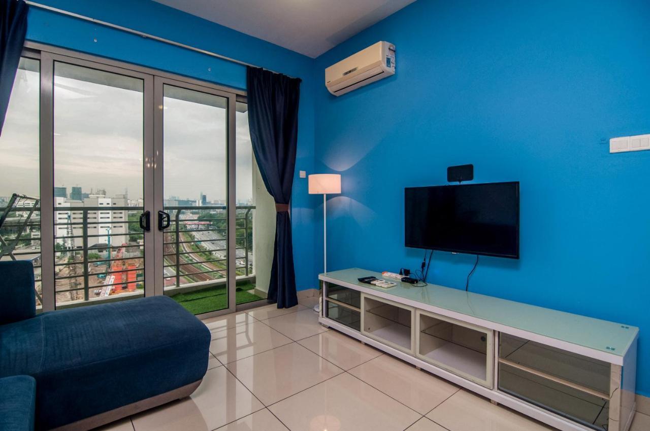 Flora Residence One South By Idealhub เซอรีเคมบางัน ภายนอก รูปภาพ